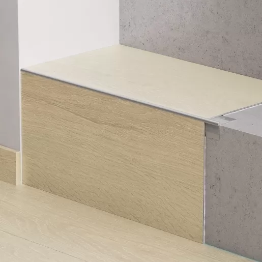 Профиль алюминиевый Quick-Step QSVSTPGLUE для лестниц